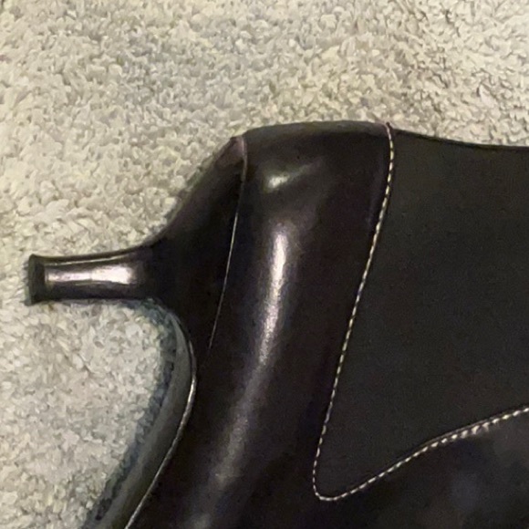 Cole Haan, Black Leather, Ankle Boot w/Detailing - Picture 4 of 4